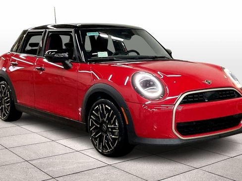 Certified 2025 MINI Cooper 4-Door Hardtop image 2