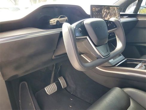 Used 2023 Tesla Model X image 18