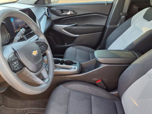 Used 2024 Chevrolet Trax LS w/ LS Convenience Package image 16