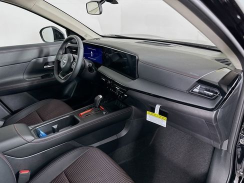 New 2026 Nissan Kicks SR w/ Cold Weather Package image 35