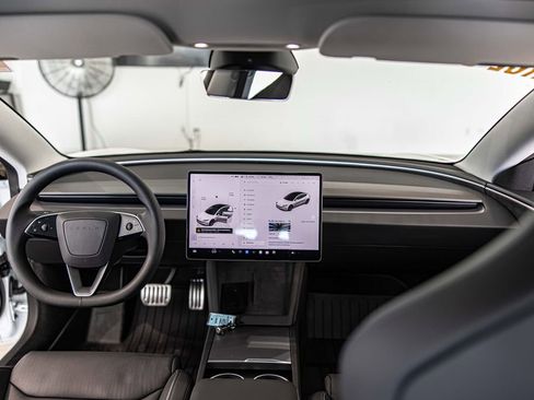 Used 2026 Tesla Model 3 Performance image 31