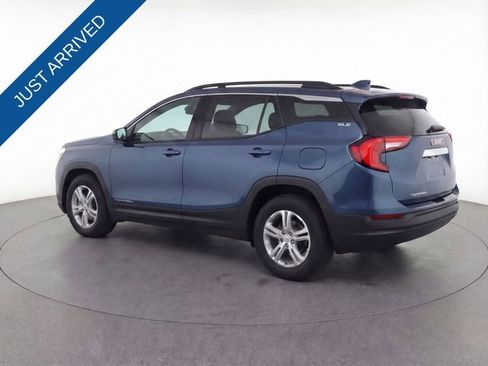 Used 2024 GMC Terrain SLE w/ Driver Convenience Package image 14