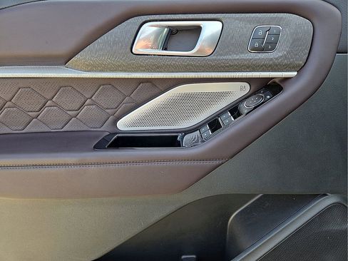Used 2025 Ford Explorer Platinum w/ LUX Leather Package image 20