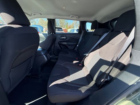 Used 2020 Jeep Cherokee Latitude image 15