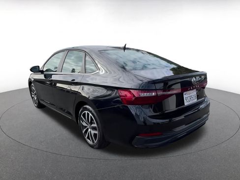 Used 2025 Volkswagen Jetta SE image 10