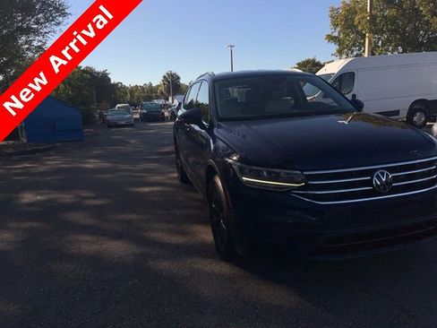 Used 2022 Volkswagen Tiguan SE image 4