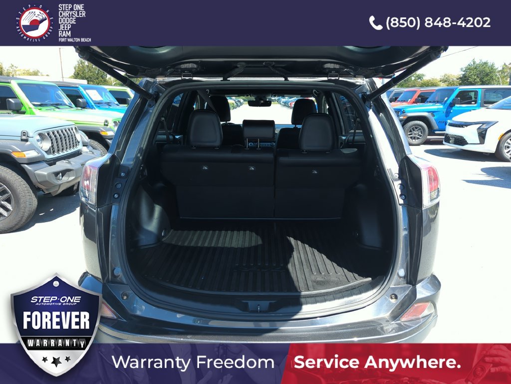 Used 2018 Toyota RAV4 SE w/ Power Extra Value Package FWD image 30