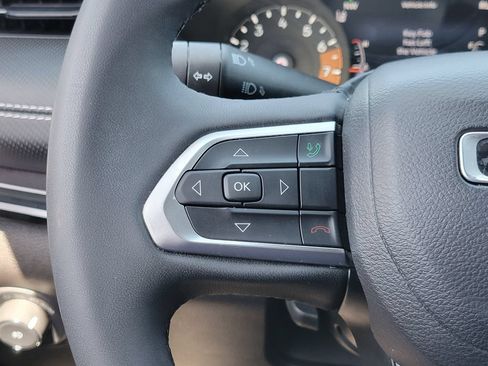 Used 2022 Jeep Compass Latitude FWD image 5