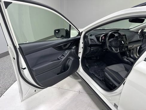 Used 2021 Subaru Crosstrek 2.0i Premium w/ Moonroof Package AWD/4WD image 10