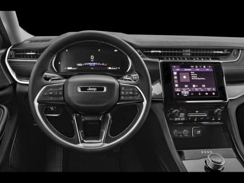 Certified 2023 Jeep Grand Cherokee L Limited w/ Luxury Tech Group II AWD/4WD image 4
