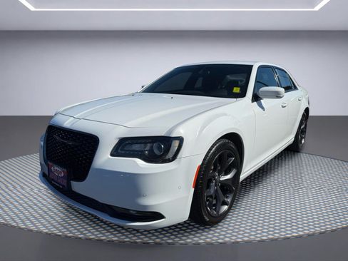 Used 2023 Chrysler 300 S RWD image 2