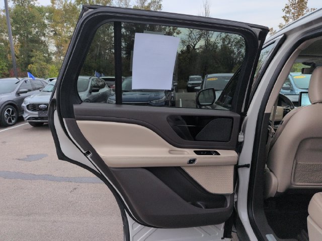 Used 2021 Lincoln Aviator AWD w/ Elements Package image 27
