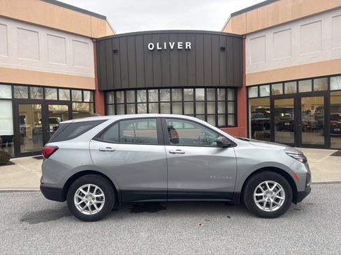 Used 2023 Chevrolet Equinox LS image 8