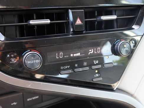 Used 2023 Toyota Camry SE FWD image 25
