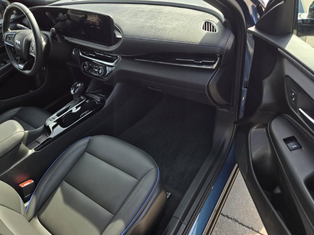 Used 2024 Buick Envista Sport Touring w/ Convenience I Package FWD image 7