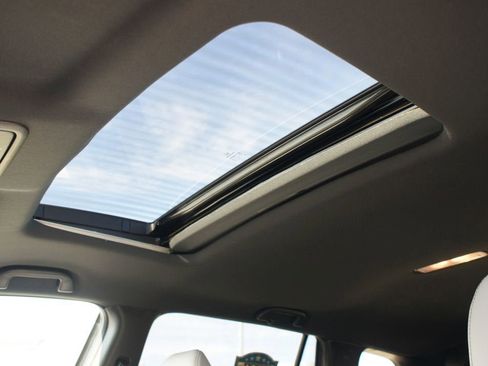 Used 2025 Honda Passport EX-L image 6