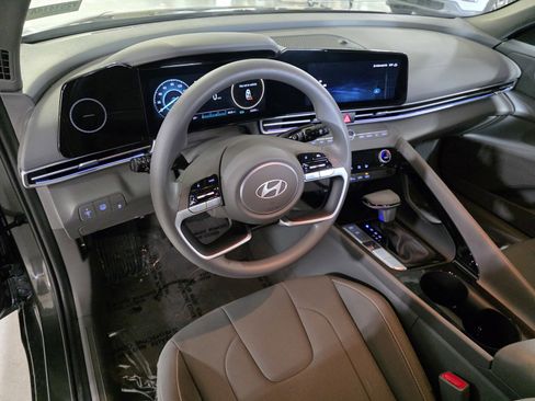 Certified 2024 Hyundai Elantra Blue image 24