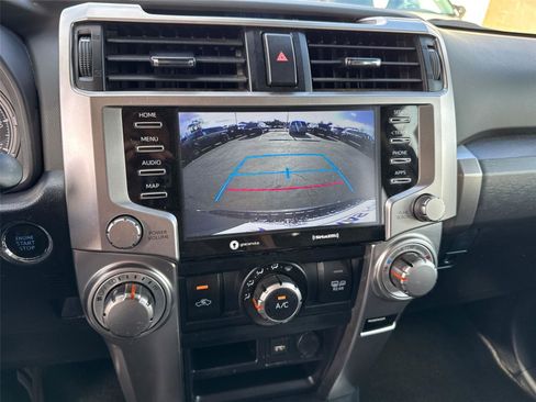Used 2024 Toyota 4Runner SR5 AWD/4WD image 31