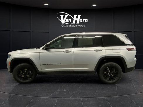 New 2026 Jeep Grand Cherokee Laredo image 13