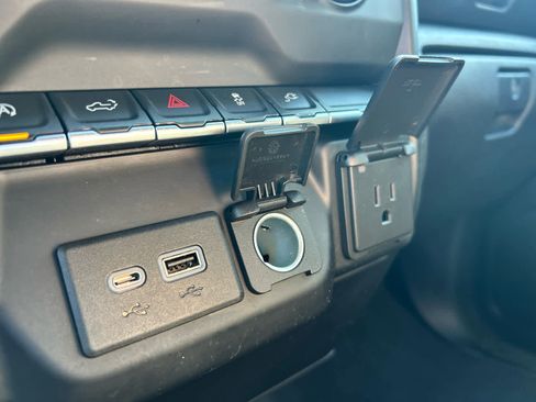 Used 2022 Chevrolet Silverado 1500 Custom Trail Boss w/ Midnight Edition image 32