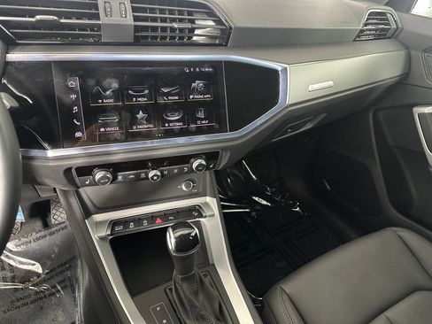 Certified 2025 Audi Q3 2.0T Premium image 4