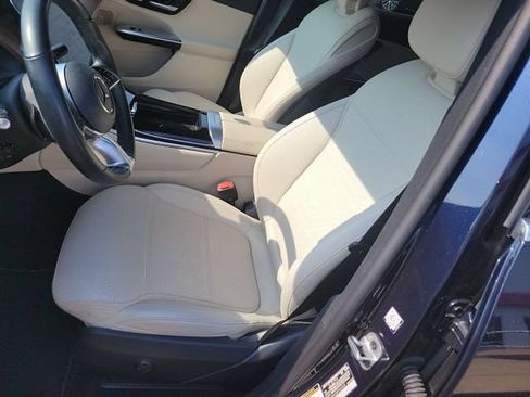 Used 2023 Mercedes-Benz GLC 300 4MATIC image 9