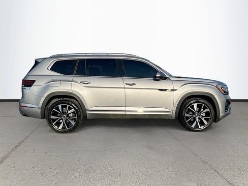 Used 2025 Volkswagen Atlas SEL Premium R-Line AWD/4WD image 8
