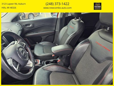 Used 2018 Jeep Compass Trailhawk w/ Cold Weather Group image 10