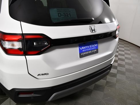 Used 2025 Honda Pilot EX-L image 15