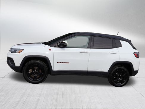 Used 2023 Jeep Compass Trailhawk image 4