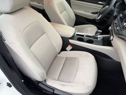 Used 2025 Nissan Altima 2.5 SV image 35