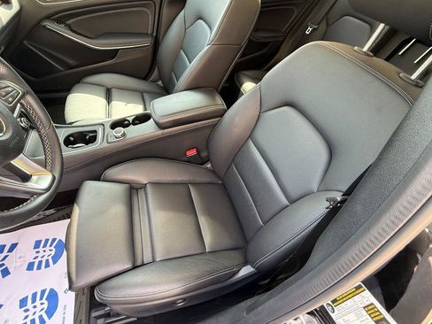 Used 2018 Mercedes-Benz GLA 250 4MATIC image 14