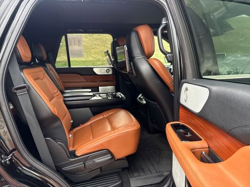 Used 2018 Lincoln Navigator Reserve w/ Technology Package image 24
