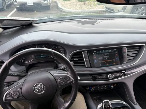 Used 2019 Buick Enclave Essence AWD/4WD image 5