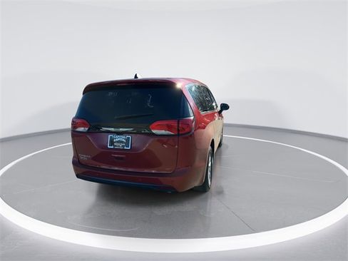 New 2026 Chrysler Voyager LX image 7