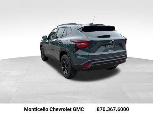 New 2026 Chevrolet Trax LT w/ Driver Confidence Package FWD image 5