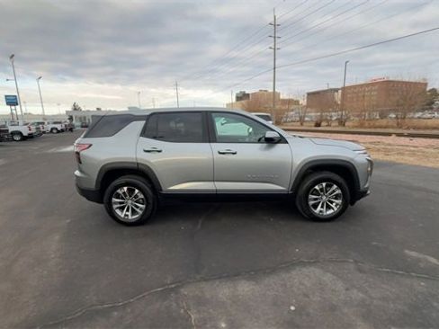 Certified 2025 Chevrolet Equinox LT image 9