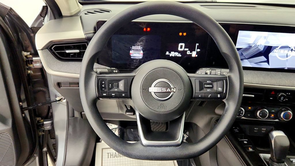 Used 2025 Nissan Kicks SV AWD/4WD image 13