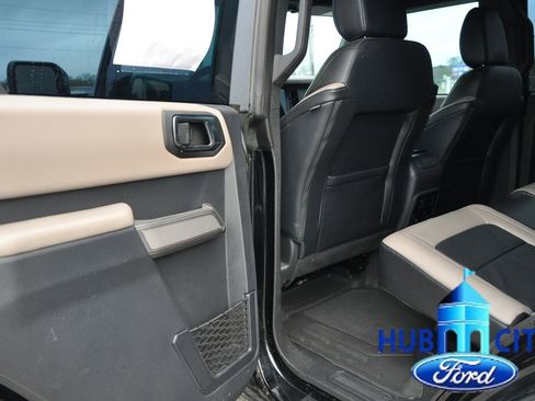 Used 2023 Ford Bronco Wildtrak image 13