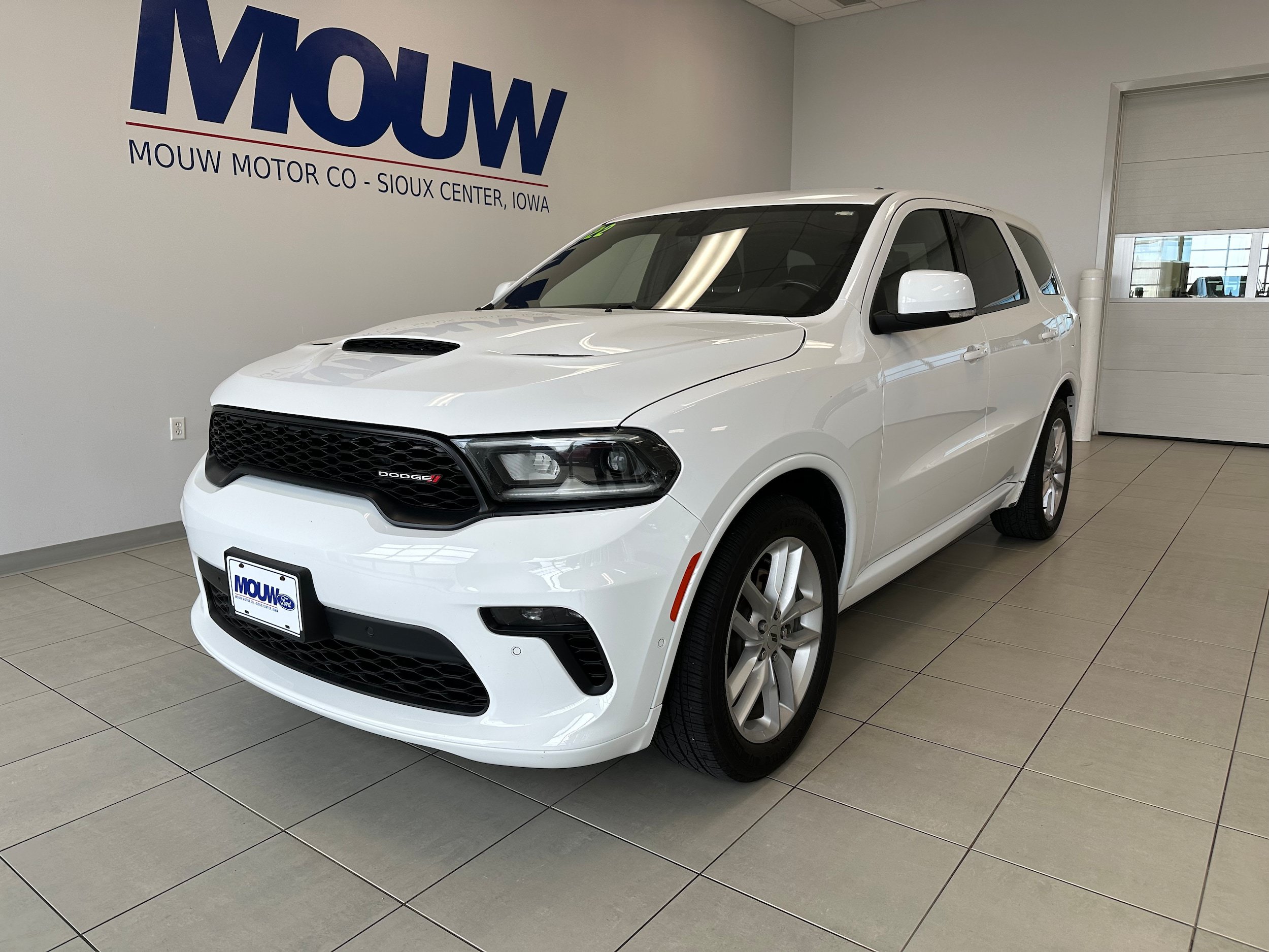 Used 2022 Dodge Durango R/T w/ Trailer Tow Group IV AWD/4WD image 2