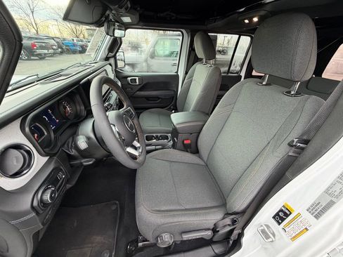 Certified 2024 Jeep Wrangler Sahara image 21