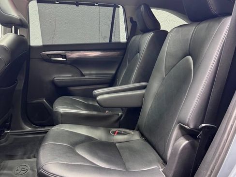 Used 2021 Toyota Highlander Platinum AWD/4WD image 31