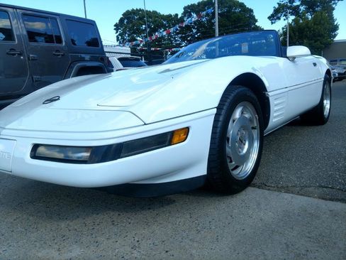 Used 1994 Chevrolet Corvette Convertible RWD image 27