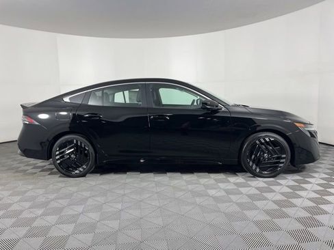 New 2026 Nissan Sentra SR w/ SR Premium Package FWD image 10