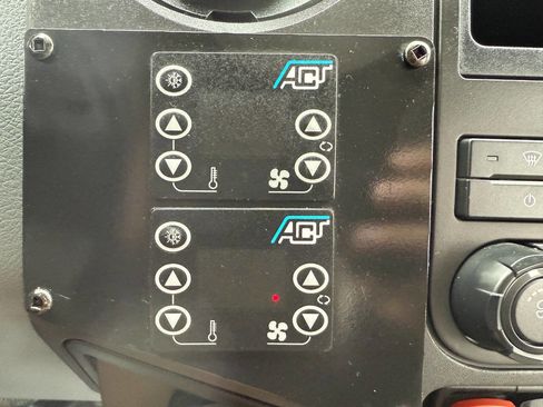 Used 2014 Ford F550 4X2 2dr Regular Cab 140.8 200. image 44