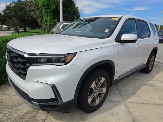 Used 2025 Honda Pilot EX-L image 3