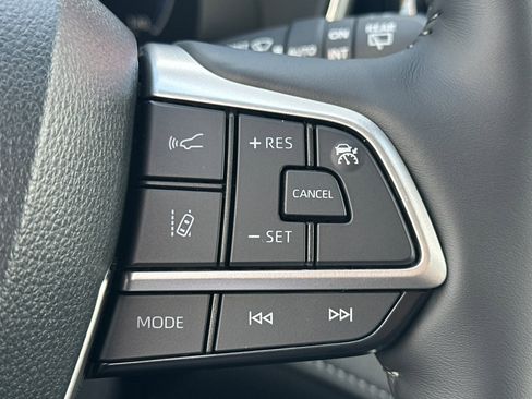 New 2026 Toyota Highlander XLE image 28