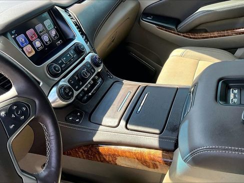 Used 2017 Chevrolet Suburban Premier AWD/4WD image 15