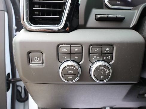 New 2026 GMC Sierra 2500 Denali w/ Technology Package AWD/4WD image 13