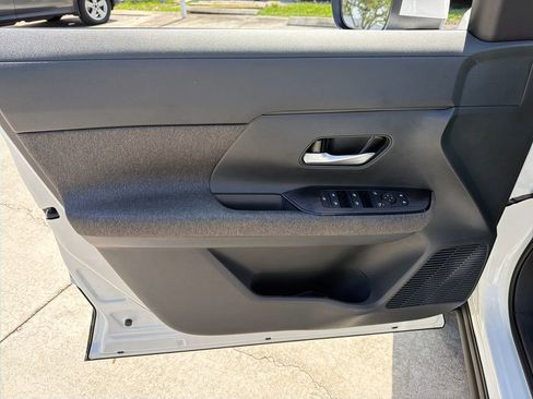 Used 2025 Nissan Kicks SV FWD image 15